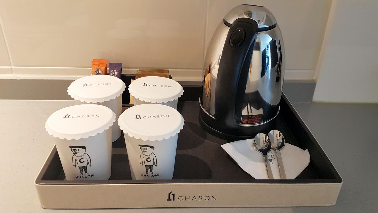 Chason Hotel The Smile Сеогвипо Екстериор снимка