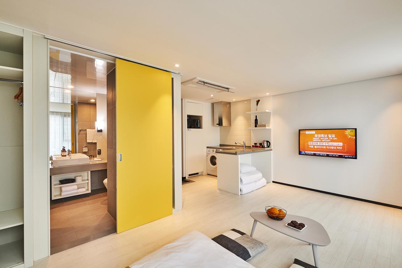 Chason Hotel The Smile Сеогвипо Екстериор снимка