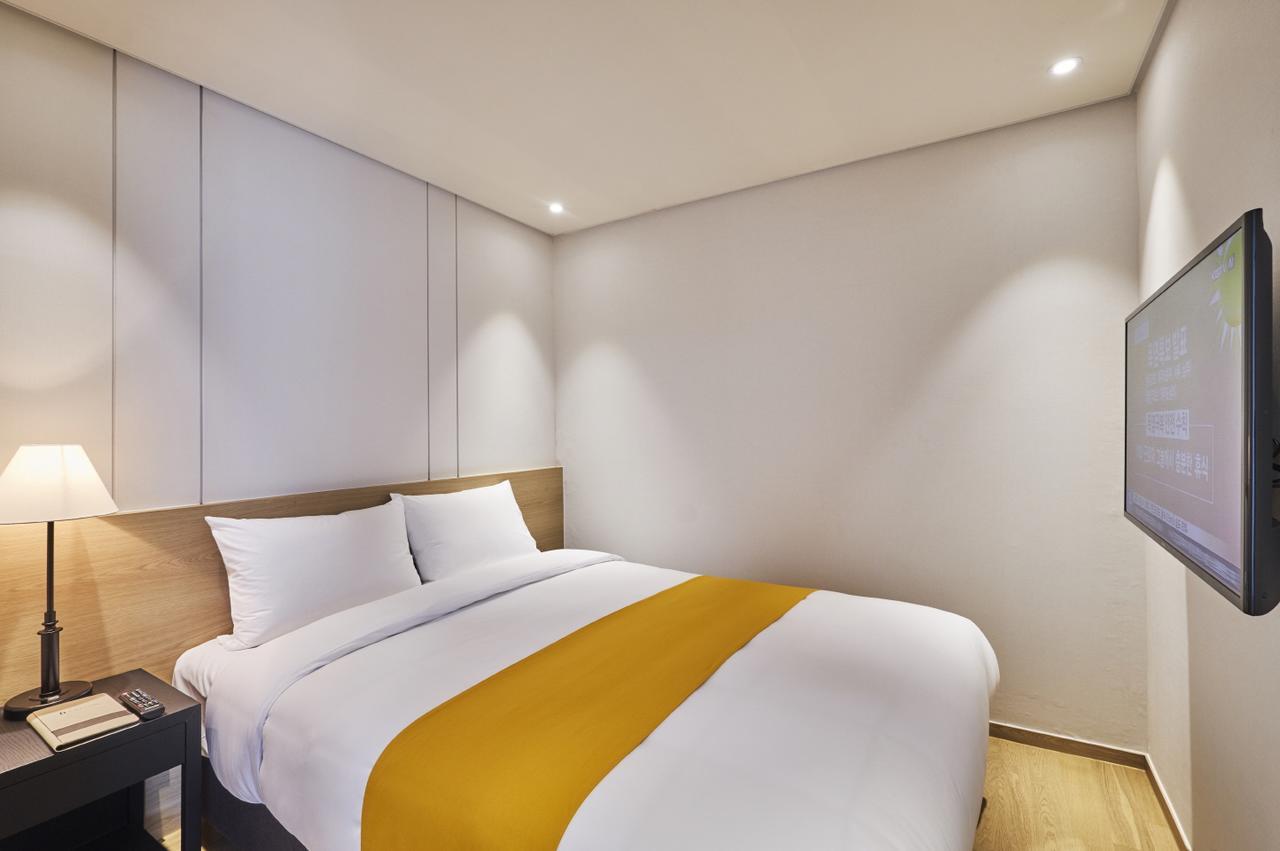Chason Hotel The Smile Сеогвипо Екстериор снимка
