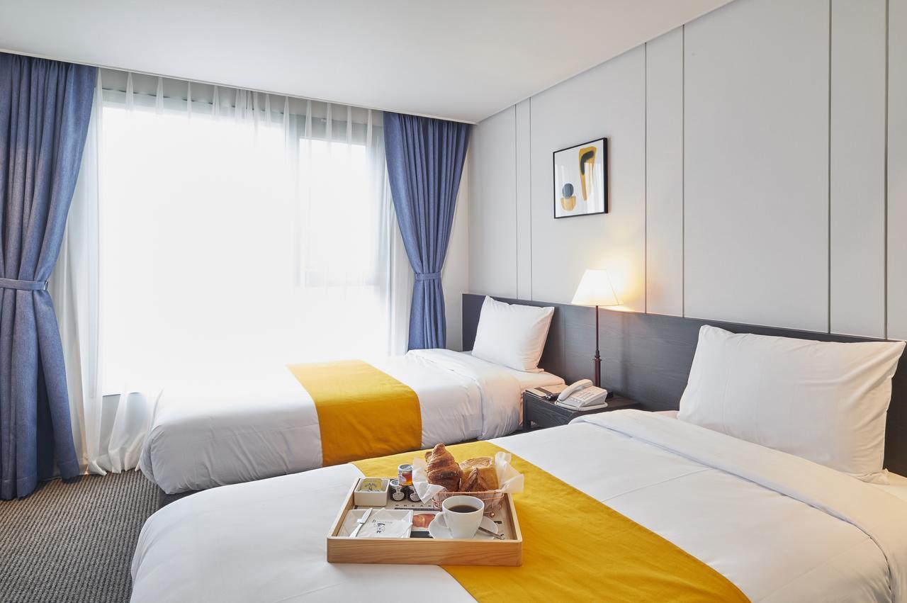 Chason Hotel The Smile Сеогвипо Екстериор снимка