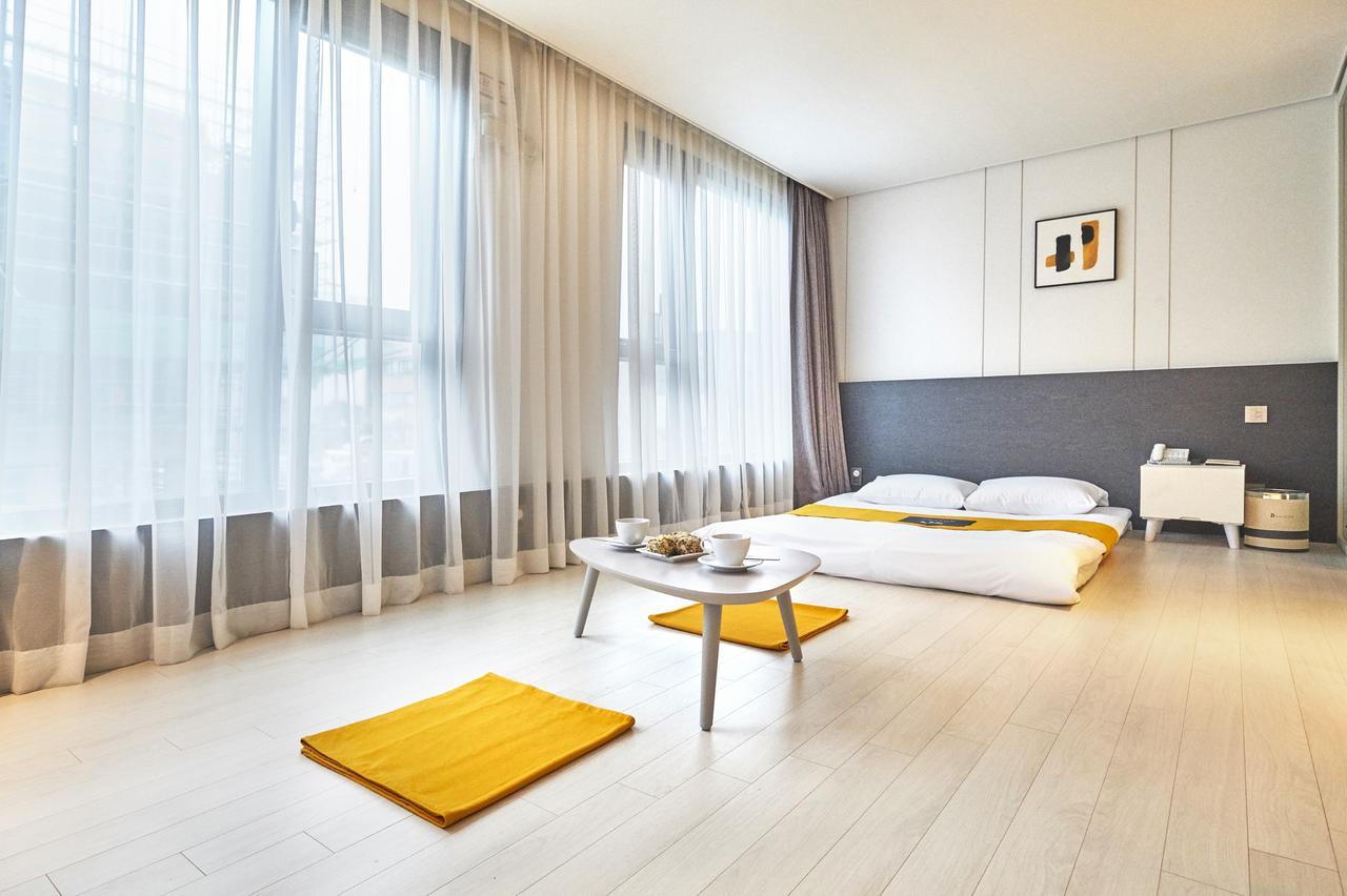 Chason Hotel The Smile Сеогвипо Екстериор снимка