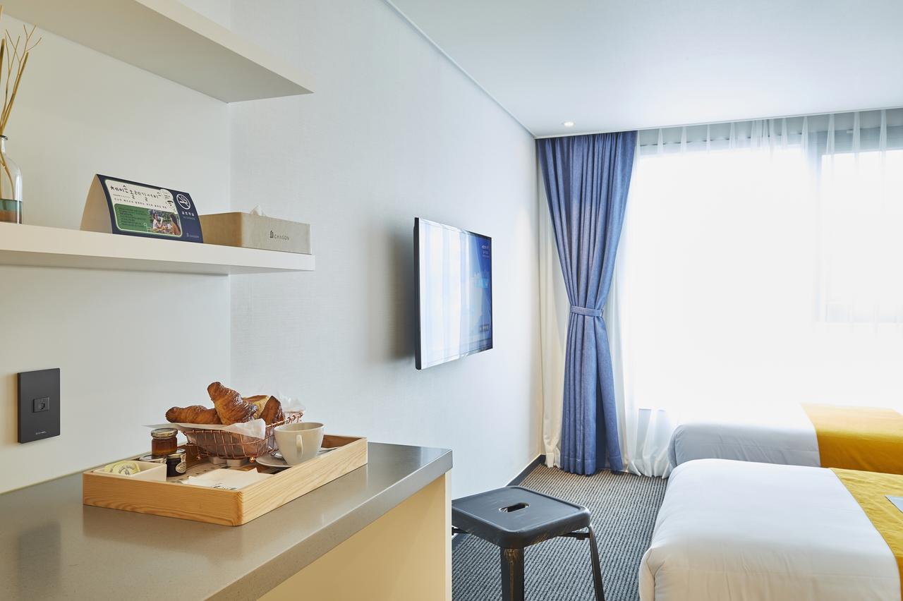 Chason Hotel The Smile Сеогвипо Екстериор снимка