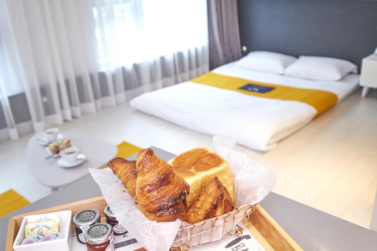Chason Hotel The Smile Сеогвипо Екстериор снимка