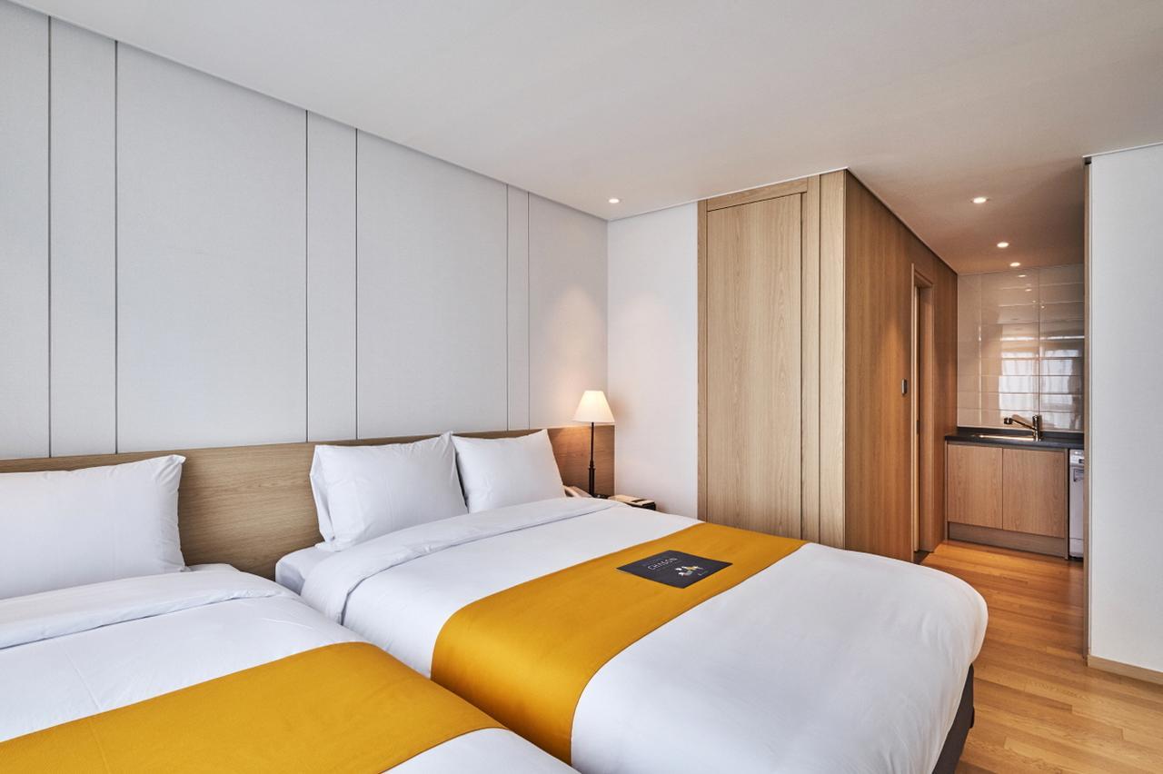 Chason Hotel The Smile Сеогвипо Екстериор снимка
